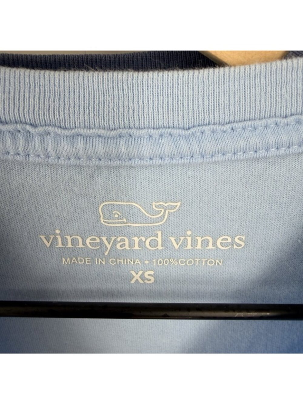 Bundle of 5 Men's Vineyard Vines Size XS T-Shirts Logo Graphics Whales - Picture 2 of 16